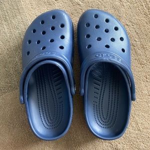 Women’s Crocs size 6 never worn